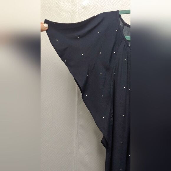 Vince Camuto Soho Pindot Flutter Sleeve Keyhole Blouse Sz 1X - Picture 5 of 11